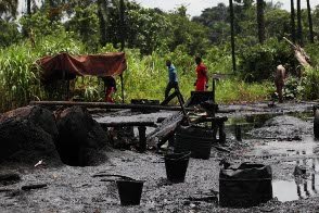 Nigeria Oil Thefts (© picture alliance / AP Photo) Nigeria Oil Thefts